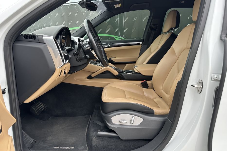 Продам Porsche Cayenne 2016 года в Киеве