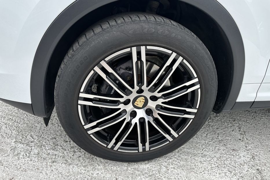 Продам Porsche Cayenne 2016 года в Киеве
