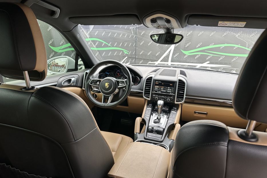 Продам Porsche Cayenne 2016 года в Киеве