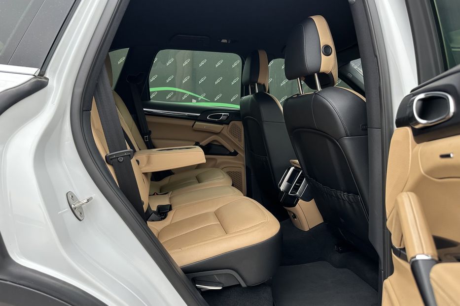 Продам Porsche Cayenne 2016 года в Киеве