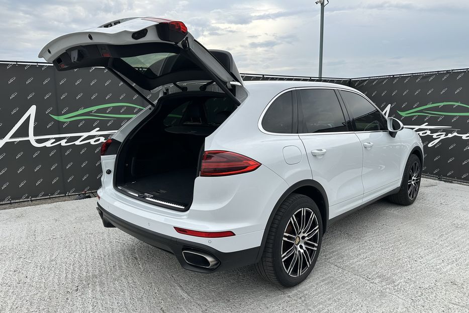 Продам Porsche Cayenne 2016 года в Киеве