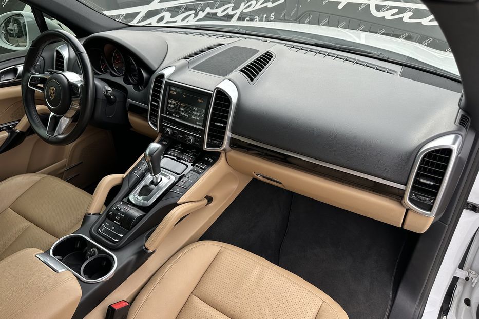 Продам Porsche Cayenne 2016 года в Киеве