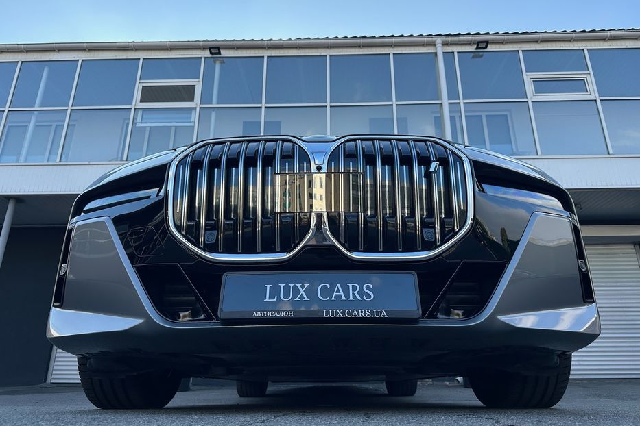 Продам BMW 760 I7 2024 года в Киеве