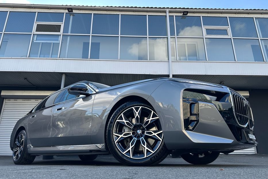 Продам BMW 760 I7 2024 года в Киеве