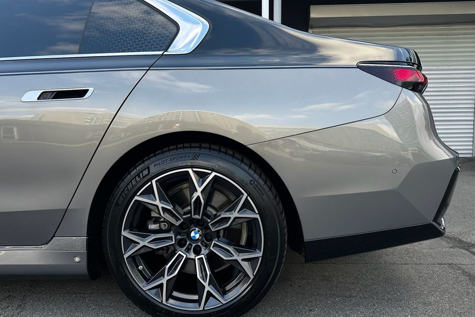Продам BMW 760 I7 2024 года в Киеве