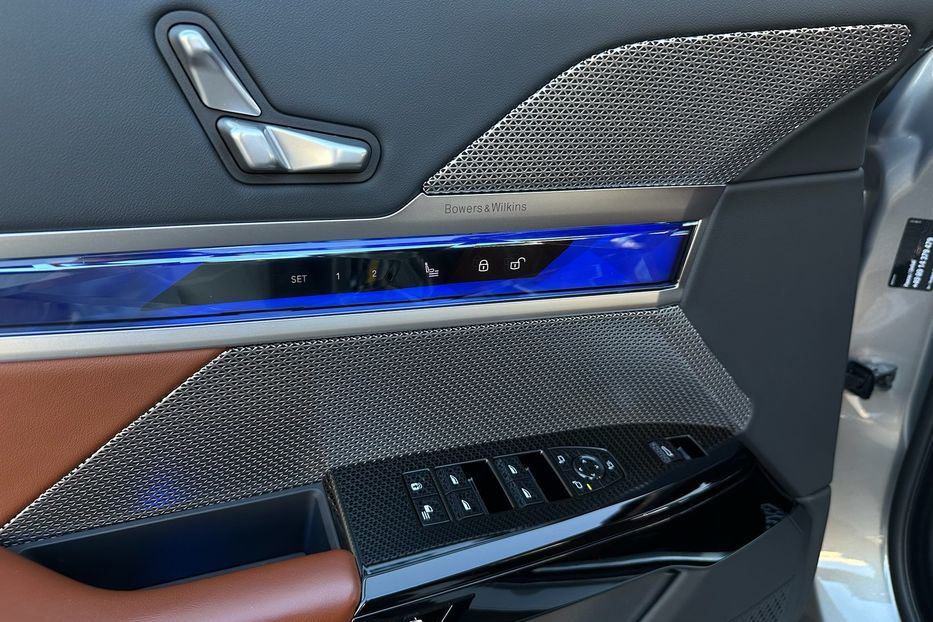 Продам BMW 760 I7 2024 года в Киеве