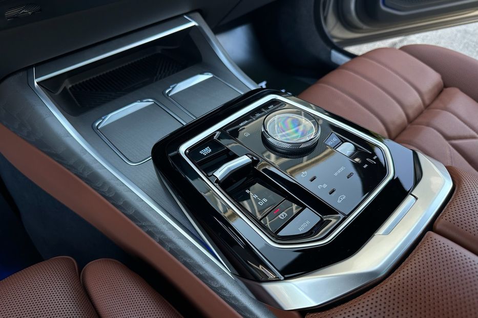 Продам BMW 760 I7 2024 года в Киеве