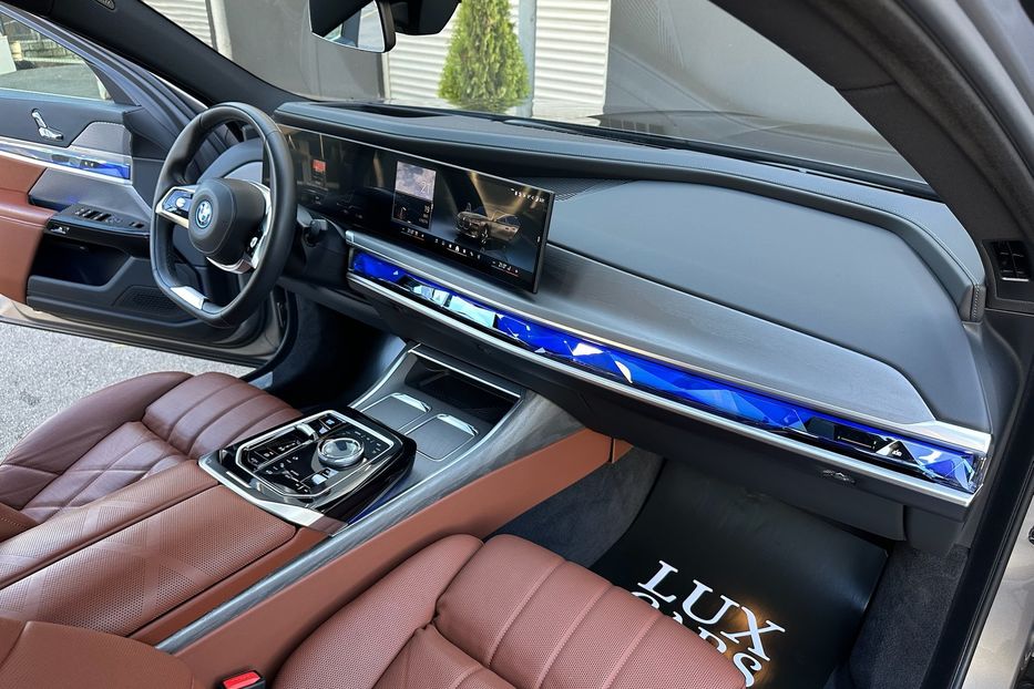 Продам BMW 760 I7 2024 года в Киеве