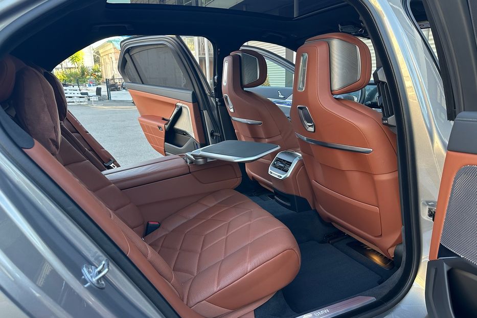 Продам BMW 760 I7 2024 года в Киеве