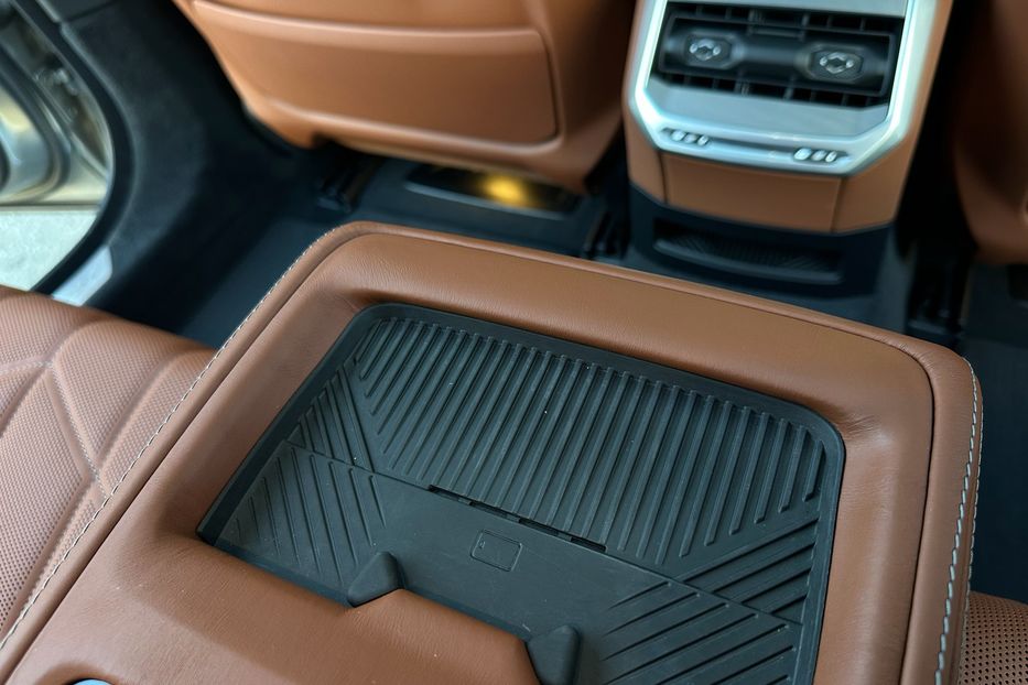 Продам BMW 760 I7 2024 года в Киеве