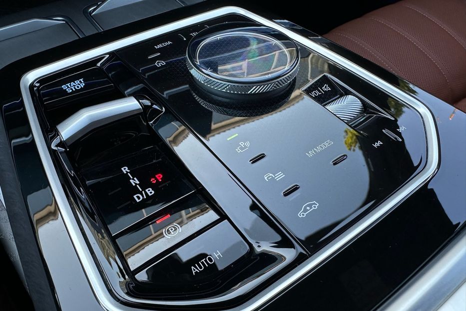 Продам BMW 760 I7 2024 года в Киеве