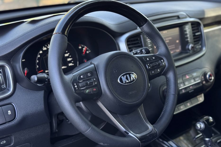 Продам Kia Sorento 7 місць COMIS 2016 года в г. Умань, Черкасская область