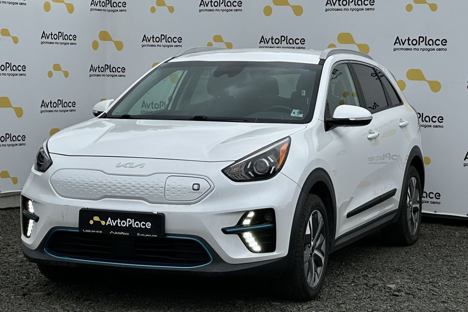 Продам Kia Niro 64 квт 2022 года в Луцке