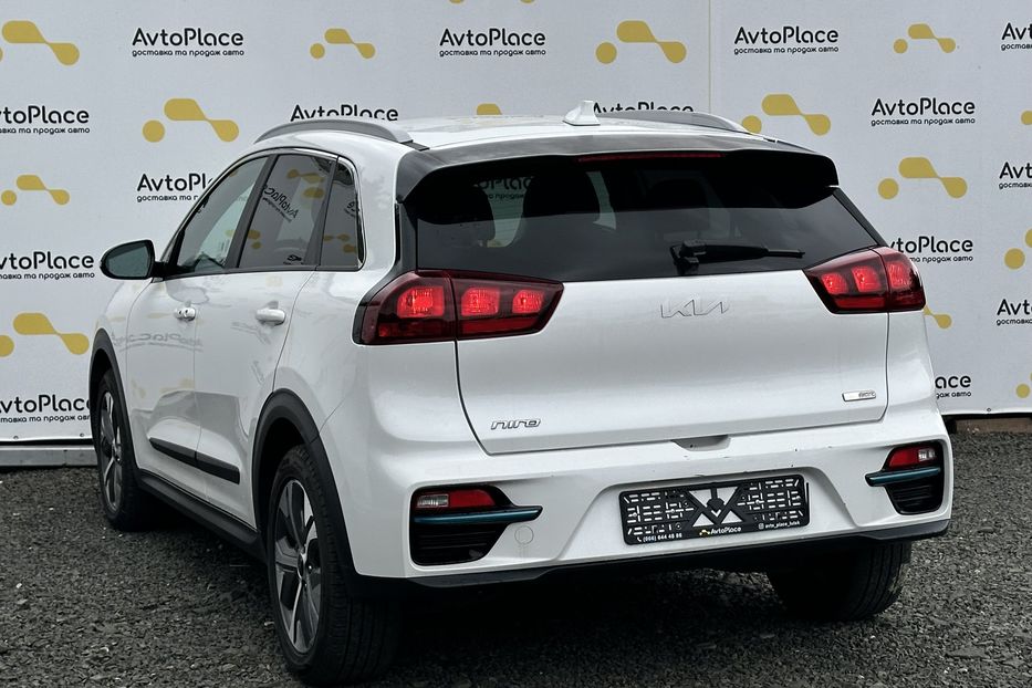 Продам Kia Niro 64 квт 2022 года в Луцке