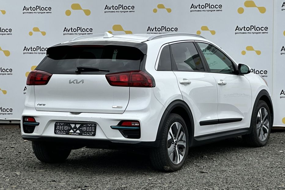 Продам Kia Niro 64 квт 2022 года в Луцке
