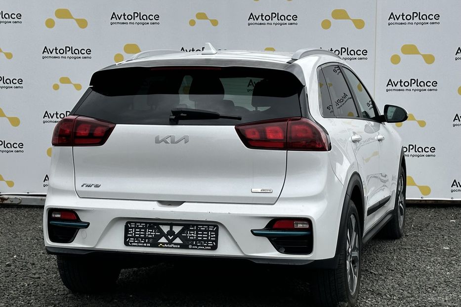 Продам Kia Niro 64 квт 2022 года в Луцке