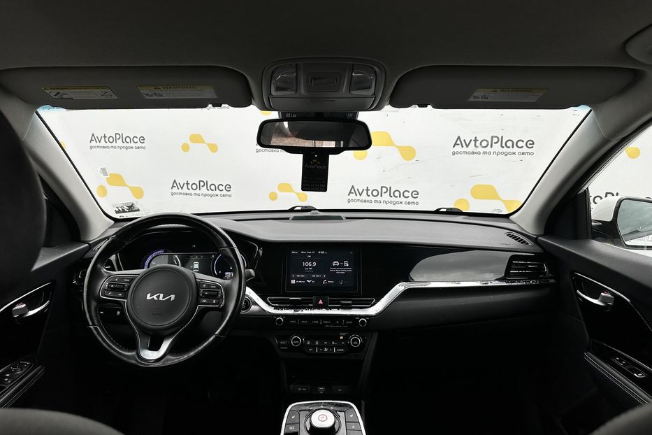 Продам Kia Niro 64 квт 2022 года в Луцке