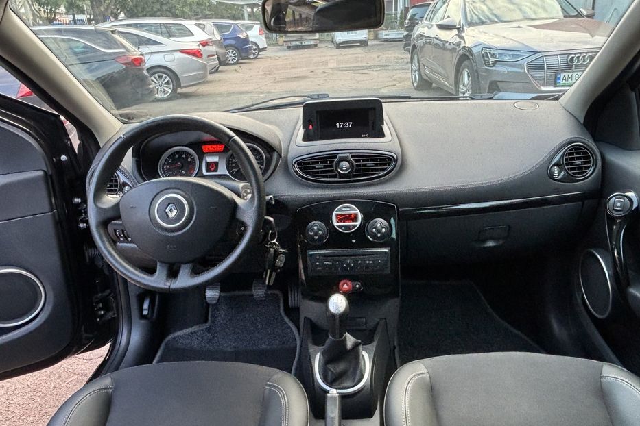 Продам Renault Clio Panorama 2011 года в Житомире