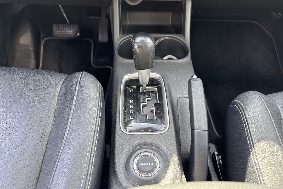 Продам Mitsubishi Outlander 2.2 DI-D Instyle 4WD 7-Sitzer 2015 года в Тернополе