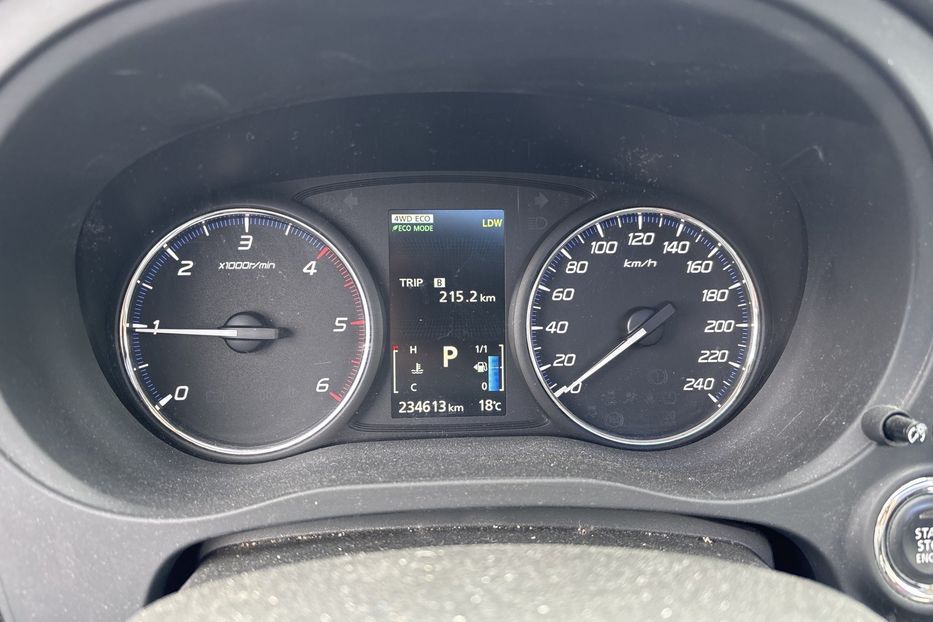 Продам Mitsubishi Outlander 2.2 DI-D Instyle 4WD 7-Sitzer 2015 года в Тернополе
