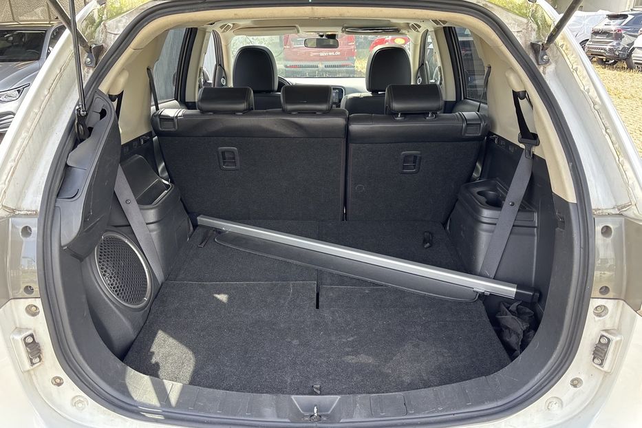 Продам Mitsubishi Outlander 2.2 DI-D Instyle 4WD 7-Sitzer 2015 года в Тернополе
