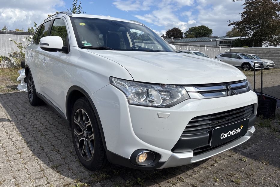 Продам Mitsubishi Outlander 2.2 DI-D Instyle 4WD 7-Sitzer 2015 года в Тернополе