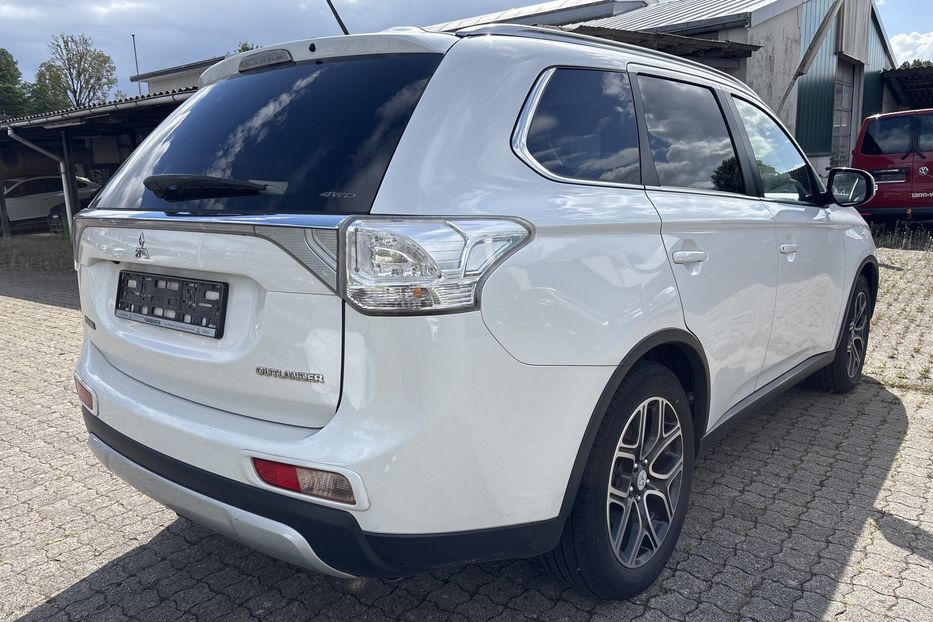 Продам Mitsubishi Outlander 2.2 DI-D Instyle 4WD 7-Sitzer 2015 года в Тернополе