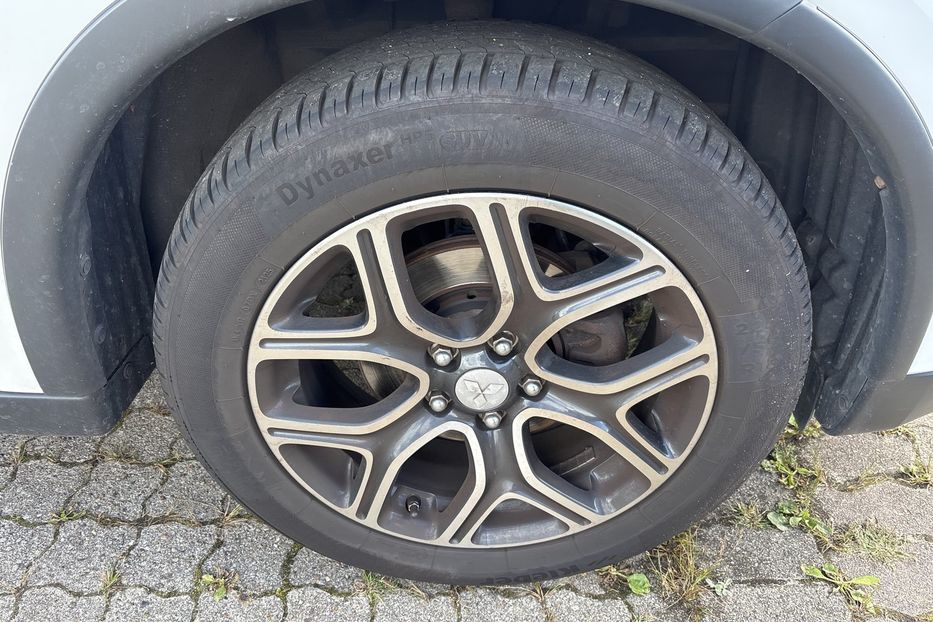Продам Mitsubishi Outlander 2.2 DI-D Instyle 4WD 7-Sitzer 2015 года в Тернополе