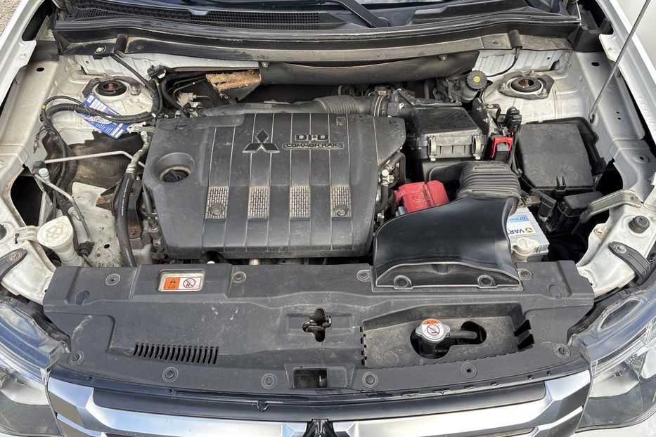 Продам Mitsubishi Outlander 2.2 DI-D Instyle 4WD 7-Sitzer 2015 года в Тернополе