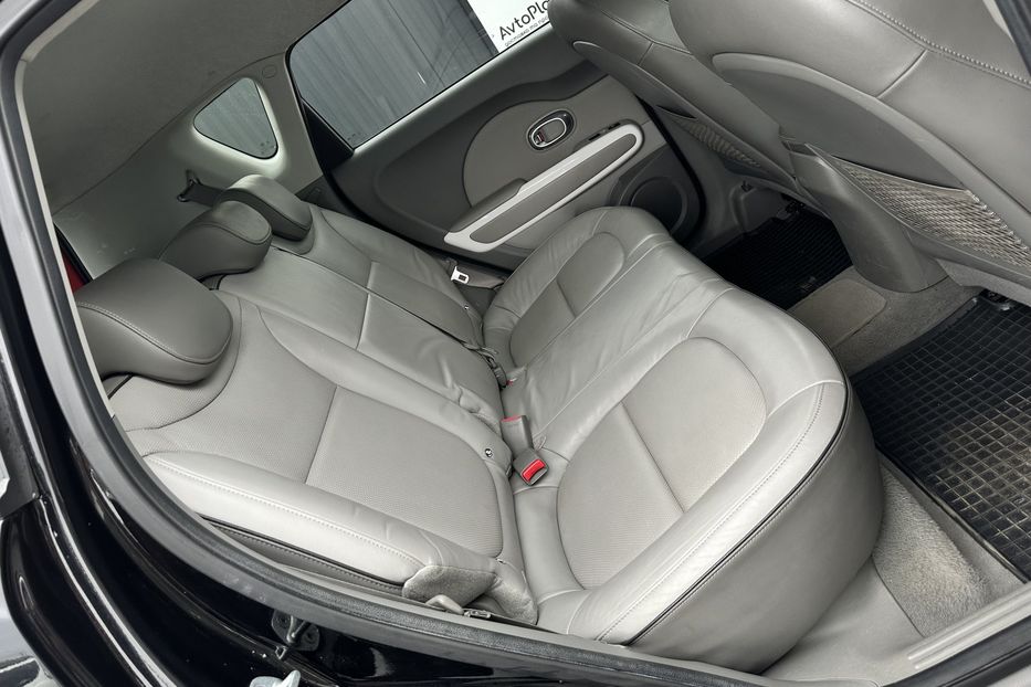 Продам Kia Soul 27 квт 2015 года в Луцке