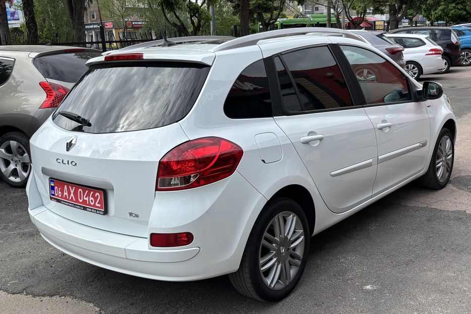 Продам Renault Clio 1.2 бенз,4-ох циліндр турбо 2011 года в Житомире