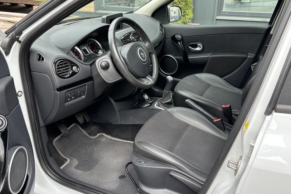 Продам Renault Clio 1.2 бенз,4-ох циліндр турбо 2011 года в Житомире