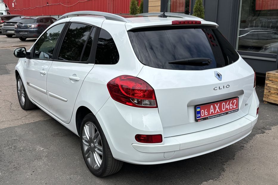 Продам Renault Clio 1.2 бенз,4-ох циліндр турбо 2011 года в Житомире