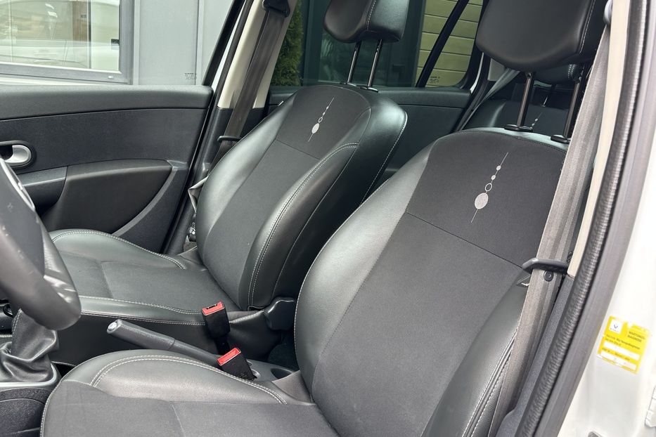 Продам Renault Clio 1.2 бенз,4-ох циліндр турбо 2011 года в Житомире
