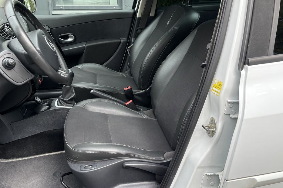 Продам Renault Clio 1.2 бенз,4-ох циліндр турбо 2011 года в Житомире