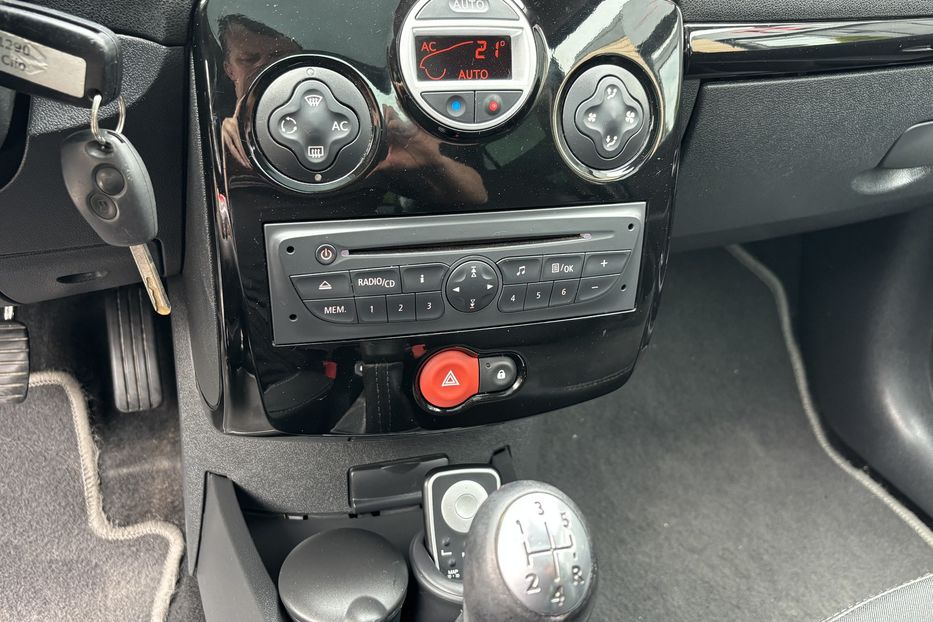 Продам Renault Clio 1.2 бенз,4-ох циліндр турбо 2011 года в Житомире