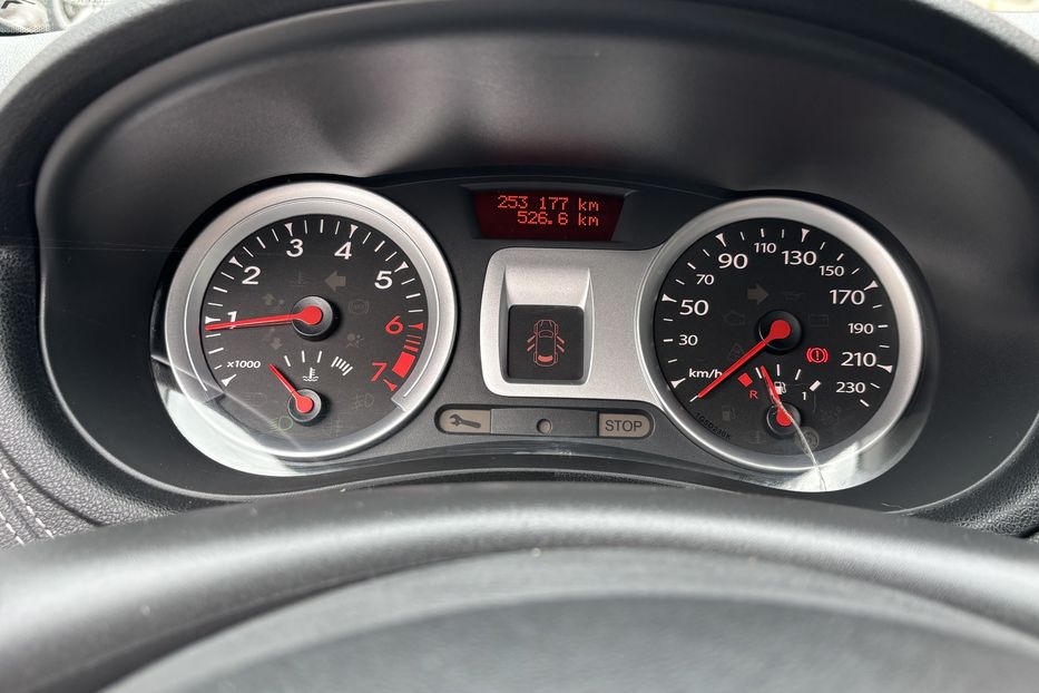 Продам Renault Clio 1.2 бенз,4-ох циліндр турбо 2011 года в Житомире