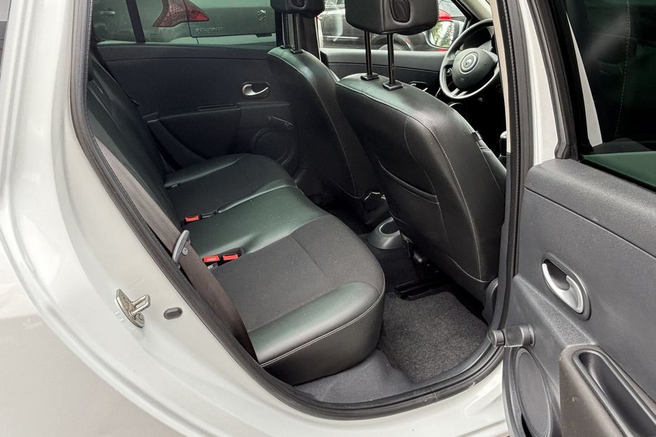 Продам Renault Clio 1.2 бенз,4-ох циліндр турбо 2011 года в Житомире