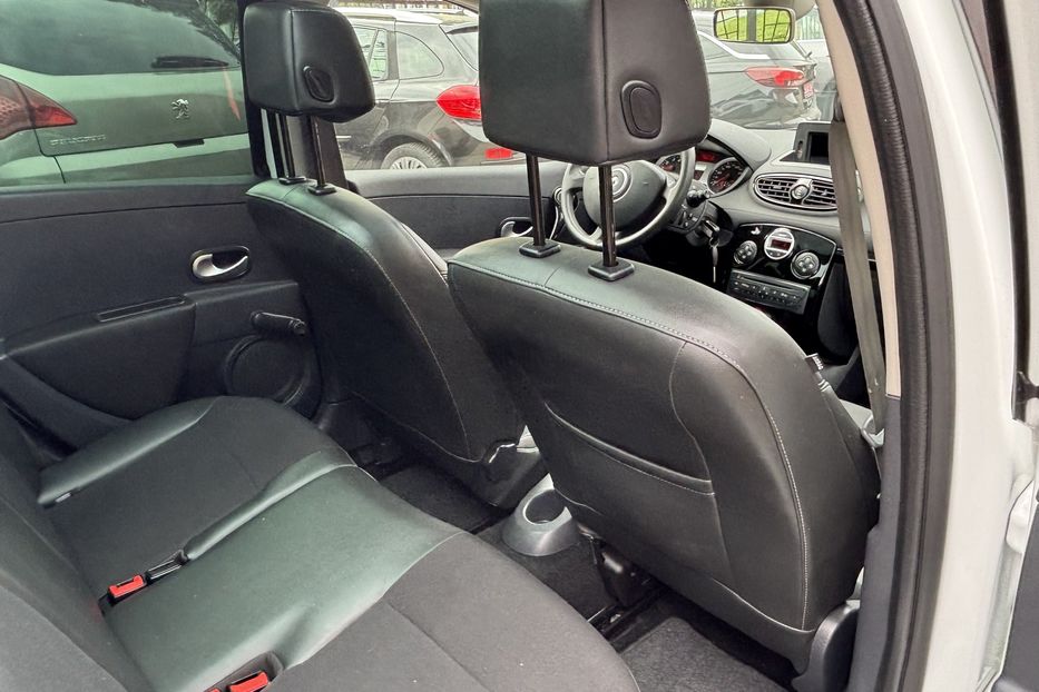 Продам Renault Clio 1.2 бенз,4-ох циліндр турбо 2011 года в Житомире