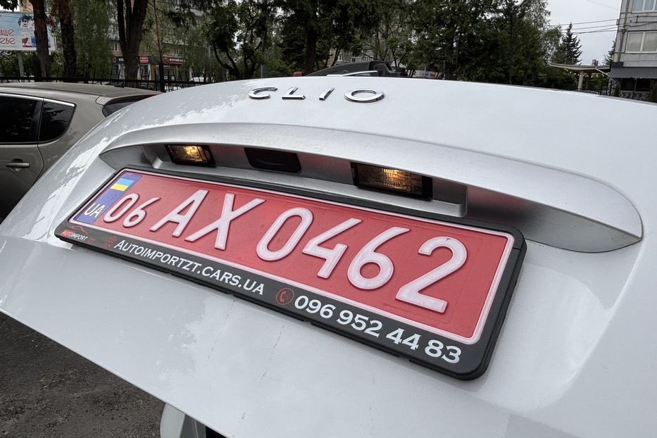 Продам Renault Clio 1.2 бенз,4-ох циліндр турбо 2011 года в Житомире