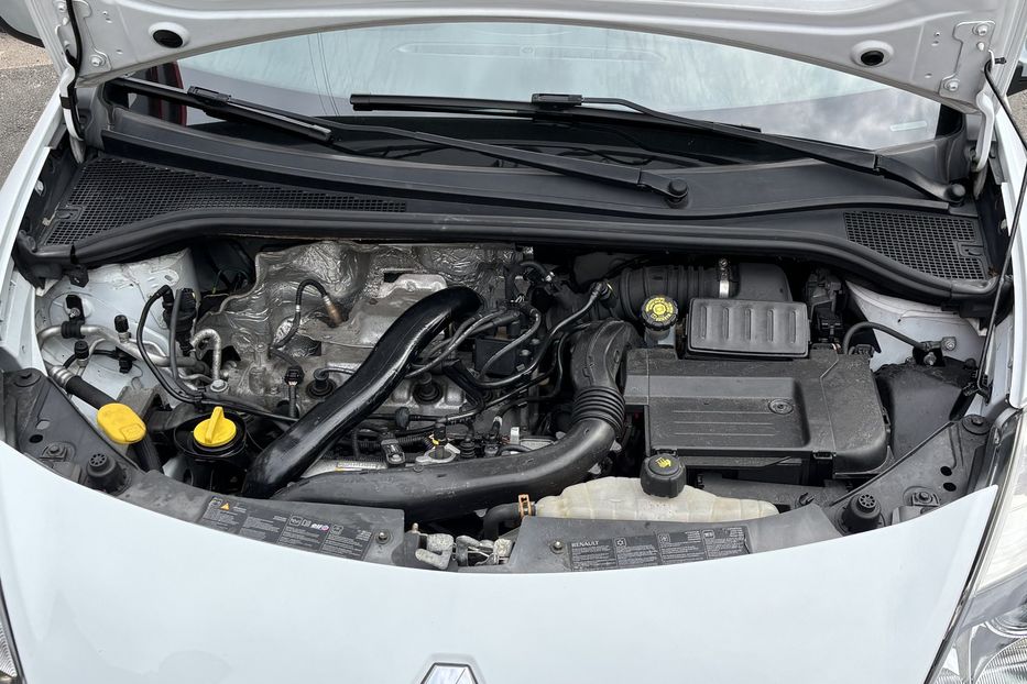 Продам Renault Clio 1.2 бенз,4-ох циліндр турбо 2011 года в Житомире