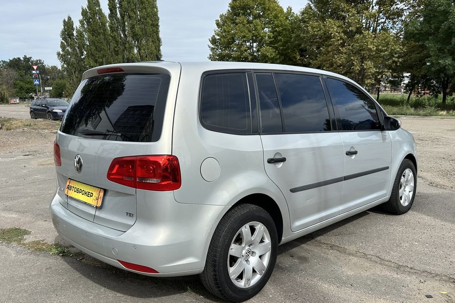 Продам Volkswagen Touran Офіційний 2011 года в Николаеве