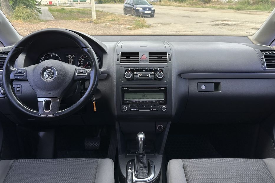 Продам Volkswagen Touran Офіційний 2011 года в Николаеве