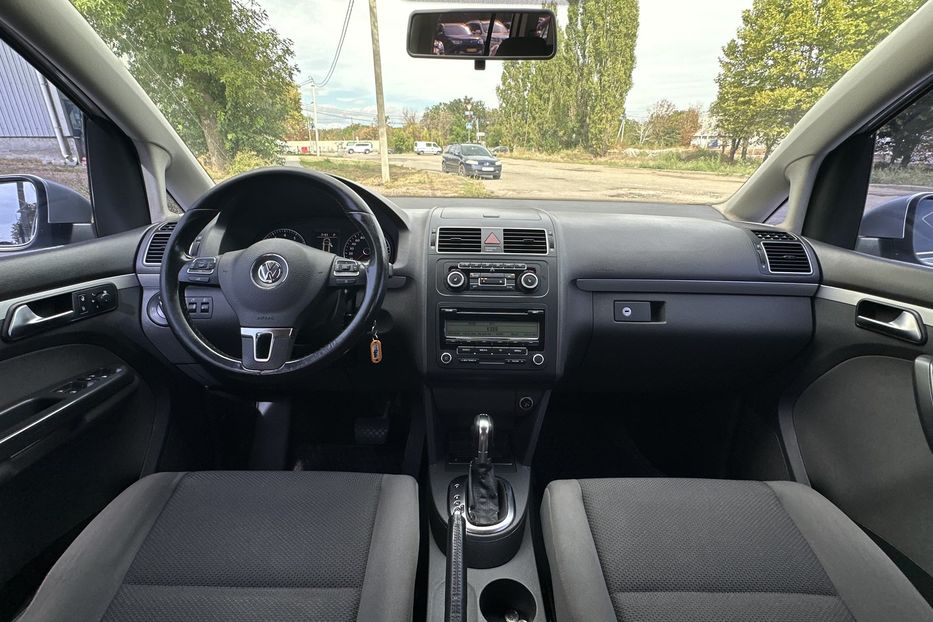 Продам Volkswagen Touran Офіційний 2011 года в Николаеве