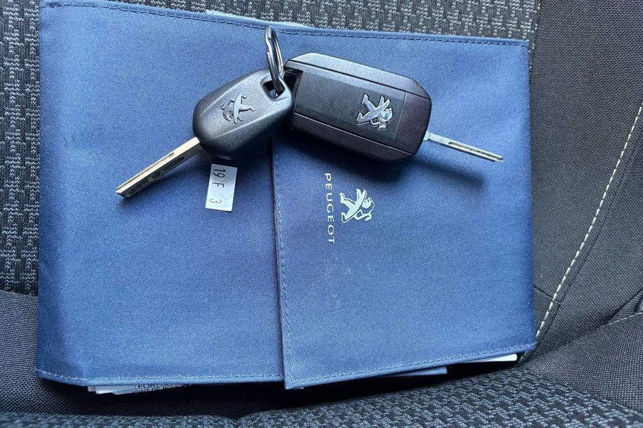 Продам Peugeot 308 LED NAV KLIM НЕ МАЛЬОВАНИЙ 101 2021 года в Львове