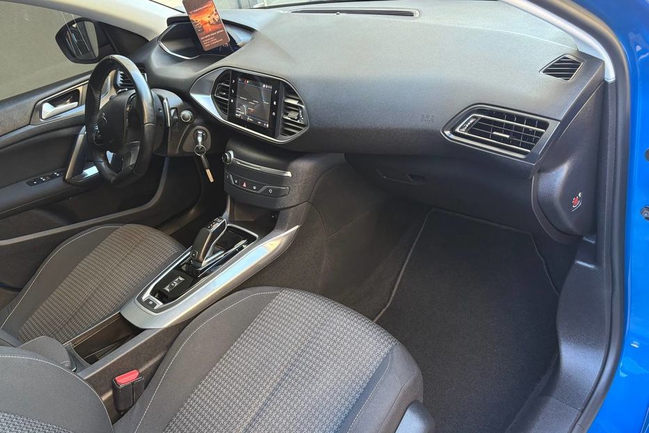 Продам Peugeot 308 LED NAV KLIM НЕ МАЛЬОВАНИЙ 101 2021 года в Львове