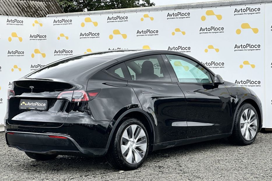 Продам Tesla Model Y 2022 года в Луцке