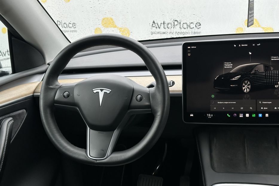 Продам Tesla Model Y 2022 года в Луцке