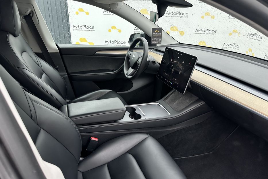 Продам Tesla Model Y 2022 года в Луцке