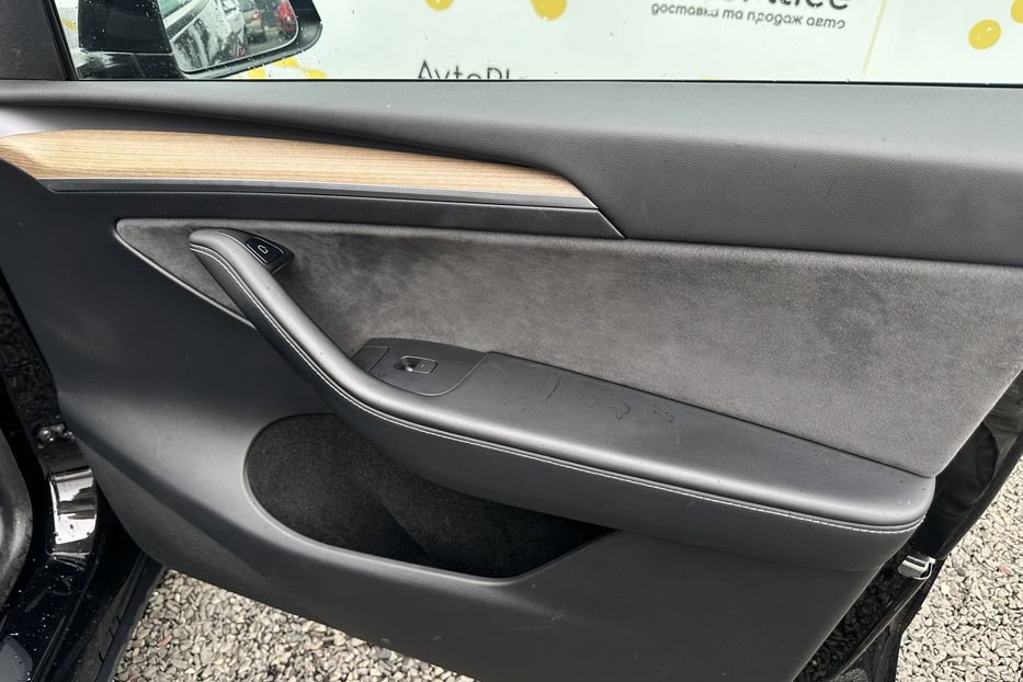 Продам Tesla Model Y 2022 года в Луцке